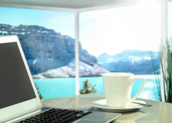 5 Tactics to Defy the Distance Among You and Your Remote Team