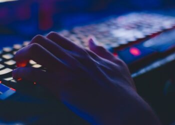How Can E-Commerce Merchants Cut Through the Hype to Find Reliable SaaS Providers?