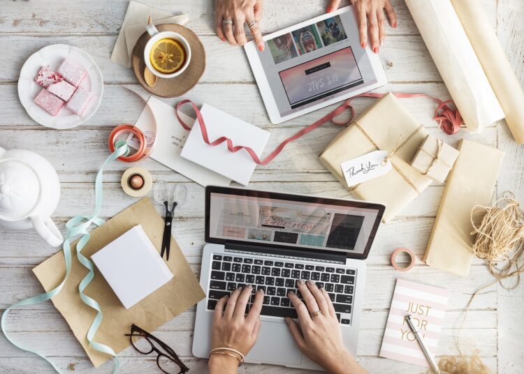 Gift Giving This Holiday Season and Beyond: How to Keep Your Business Top of Mind