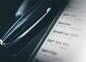 The Anti-Silicon Valley Formula: How Companies Succeed Despite Not Following the Silicon Valley Playbook